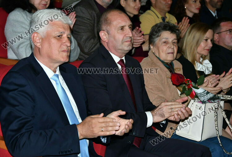 Румен Радев в Хасково: Да удавим в море от свободни гласове купения вот на изборите в неделя!