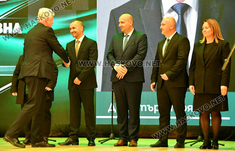 Румен Радев в Хасково: Да удавим в море от свободни гласове купения вот на изборите в неделя!