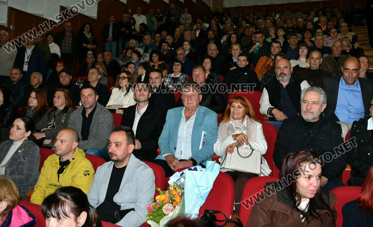 Румен Радев в Хасково: Да удавим в море от свободни гласове купения вот на изборите в неделя!