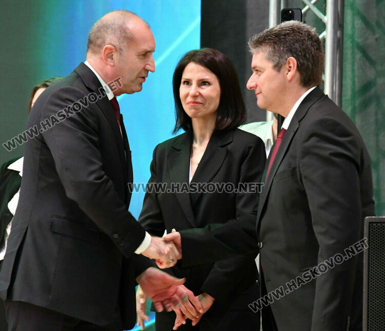 Румен Радев в Хасково: Да удавим в море от свободни гласове купения вот на изборите в неделя!