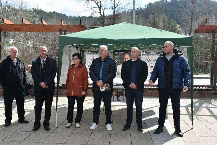 Надежда за промяна и край на олигархията прозвуча в Рудозем / Галерия/