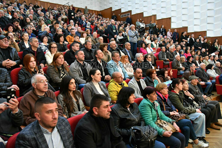 Румен Радев в Хасково: Да удавим в море от свободни гласове купения вот на изборите в неделя!