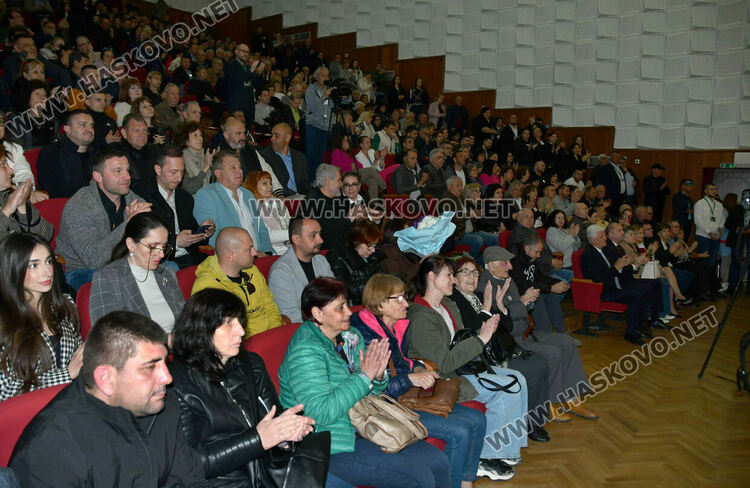 Румен Радев в Хасково: Да удавим в море от свободни гласове купения вот на изборите в неделя!