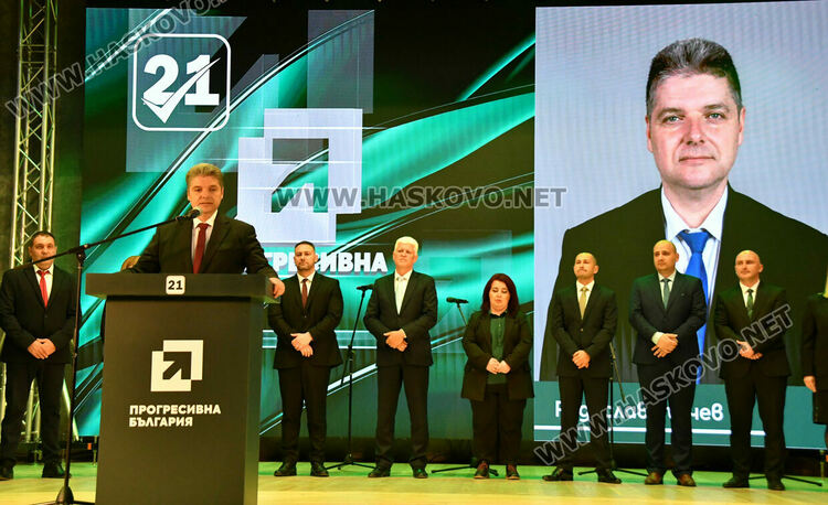 Румен Радев в Хасково: Да удавим в море от свободни гласове купения вот на изборите в неделя!