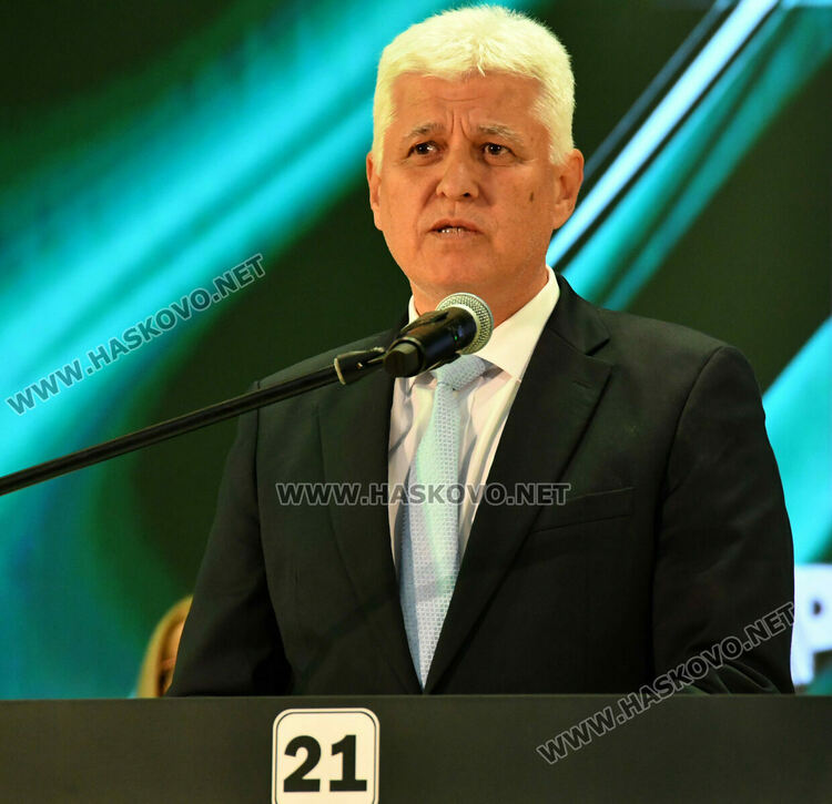 Румен Радев в Хасково: Да удавим в море от свободни гласове купения вот на изборите в неделя!