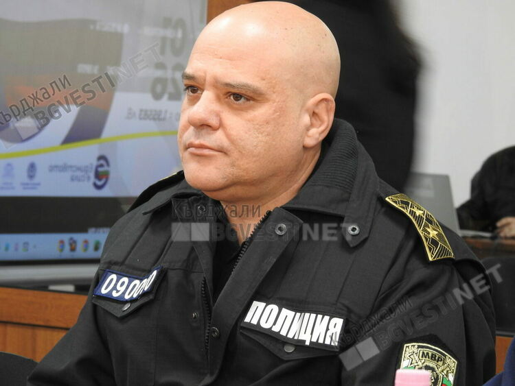 Областен управител и шефове на институции в Кърджали:Готови сме за изборите в неделя!