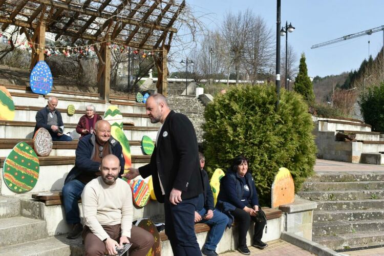 Жители на общините Смолян и Баните изразиха силна подкрепа за Румен Радев и надежда за промяна / ГАЛЕРИЯ/