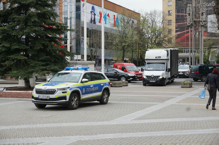 Доставиха 574 ролки със специализирана хартия за машинно гласуване в Хасково