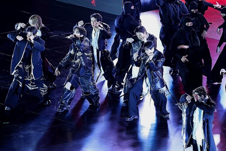 K-pop групата BTS остава №1 в класацията на &bdquo;Билборд&ldquo; за албуми за трета поредна седмица