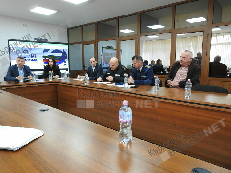 Областен управител и шефове на институции в Кърджали:Готови сме за изборите в неделя!