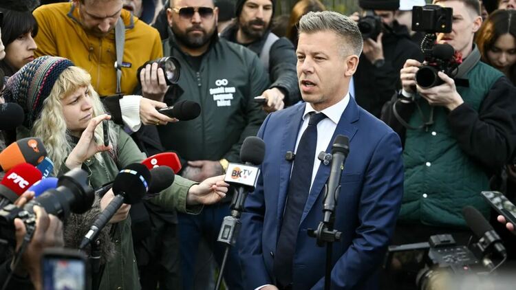 Мадяр спира и преструкторира държавните медии в Унгария. Защо е задължително това?