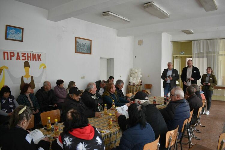 Жители на общините Смолян и Баните изразиха силна подкрепа за Румен Радев и надежда за промяна / ГАЛЕРИЯ/