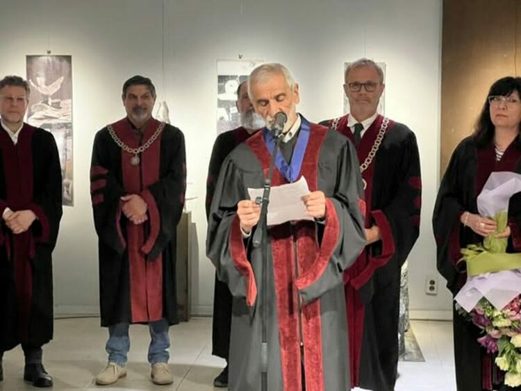 Почетният гражданин на Перник проф. Емил Попов бе удостоен със званието &bdquo;Доктор хонорис кауза&ldquo; на Националната художествена академия