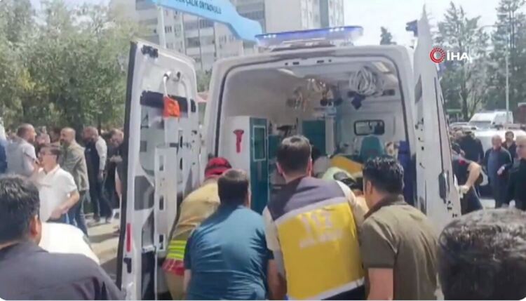 Връзката &bdquo;Син кит&ldquo; и подражанието &ndash; версиите зад училищното клане в Турция