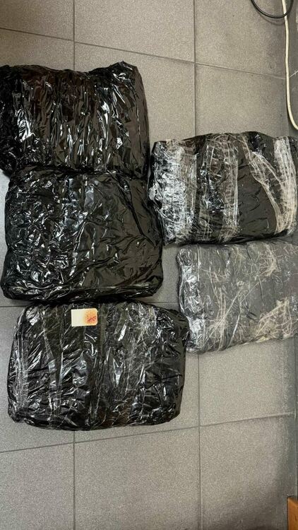  Задържаха пътник в автобус от Хасково с марихуана за 45 000 евро