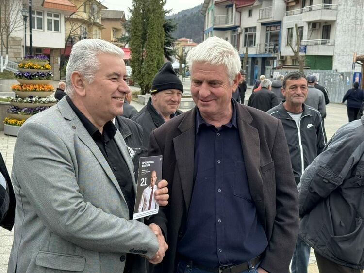 Жители на Неделино поискаха справедливост, подкрепа за поминъка и край на корупцията на среща с кандидатите на &bdquo;Прогресивна България&ldquo; от 22 МИР - Смолян