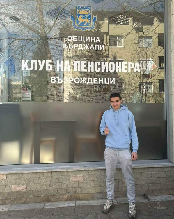 Социалният проект на Костадин Димов от ЕГ &bdquo;Христо Ботев&ldquo; го изведе до Националния кръг на олимпиадата по гражданско образование