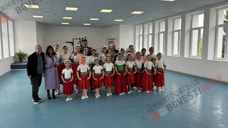 Енергийно ефективна и със собствено производство на ток: обновената административна сграда в Димитровград отвори врати