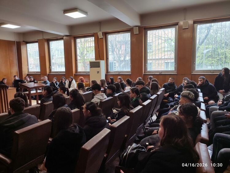 Голям интерес при младежите на Димитровград предизвика Денят на отворените врати в местната съдебна палата