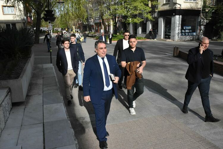 Асен Василев: ПП-ДБ предлага 7 мерки в подкрепа на семействата с деца и младите хора