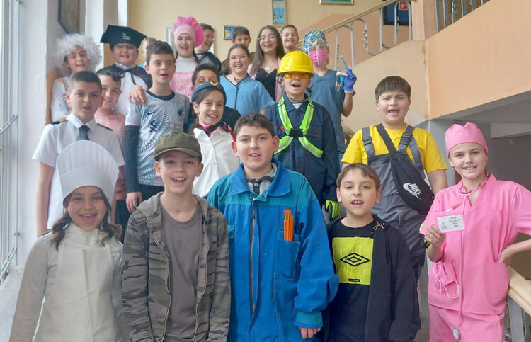 Петокласници от ОУ &bdquo;Христо Смирненски&ldquo; превърнаха урока по математика в телевизионно шоу на мечтаните професии