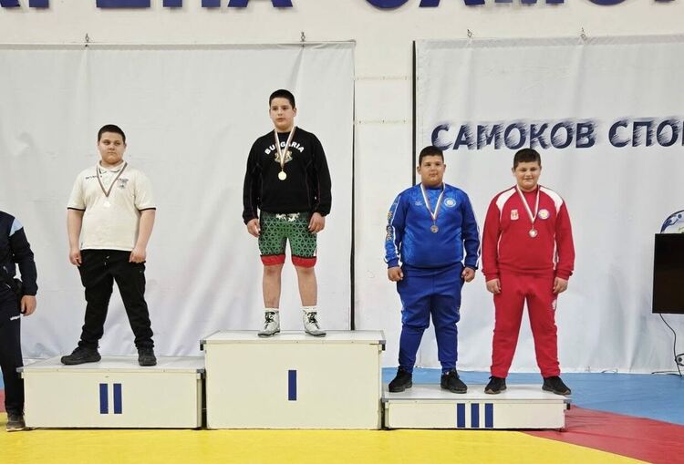 Хасковлии с титла и още три медала на шампионата по борба за деца в класическия стил 