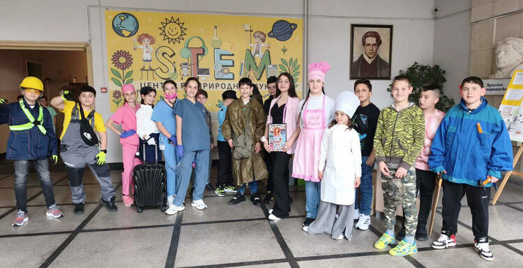 Петокласници от ОУ &bdquo;Христо Смирненски&ldquo; превърнаха урока по математика в телевизионно шоу на мечтаните професии