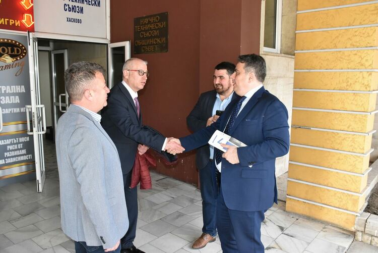 Асен Василев: ПП-ДБ предлага 7 мерки в подкрепа на семействата с деца и младите хора