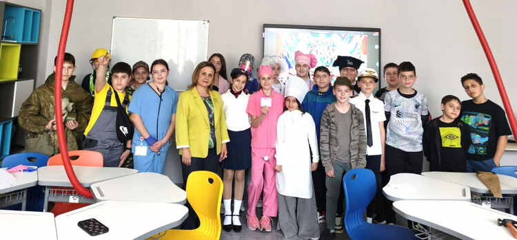 Петокласници от ОУ &bdquo;Христо Смирненски&ldquo; превърнаха урока по математика в телевизионно шоу на мечтаните професии