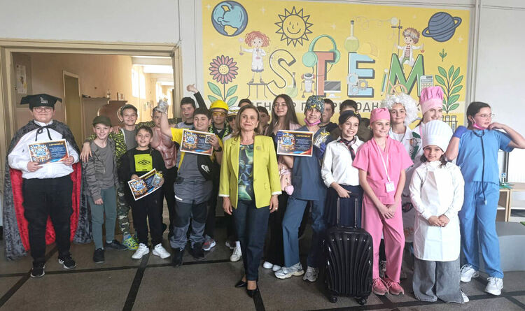 Петокласници от ОУ &bdquo;Христо Смирненски&ldquo; превърнаха урока по математика в телевизионно шоу на мечтаните професии