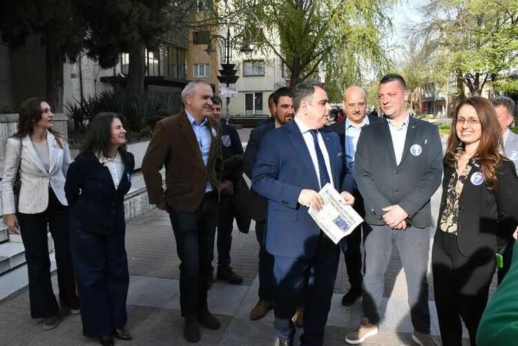 Асен Василев: ПП-ДБ предлага 7 мерки в подкрепа на семействата с деца и младите хора