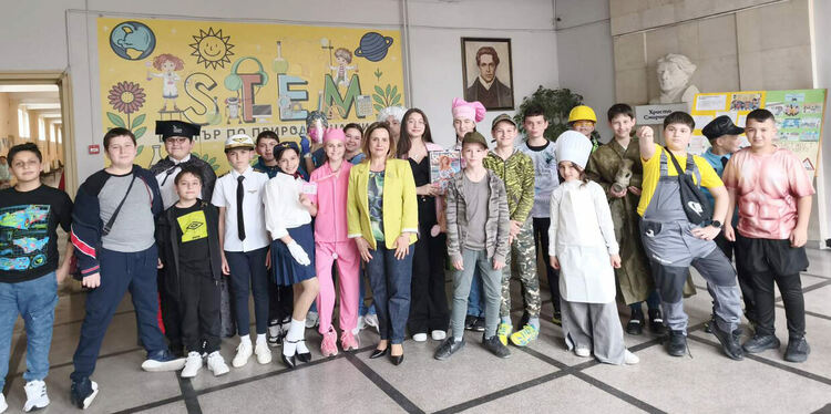 Петокласници от ОУ &bdquo;Христо Смирненски&ldquo; превърнаха урока по математика в телевизионно шоу на мечтаните професии