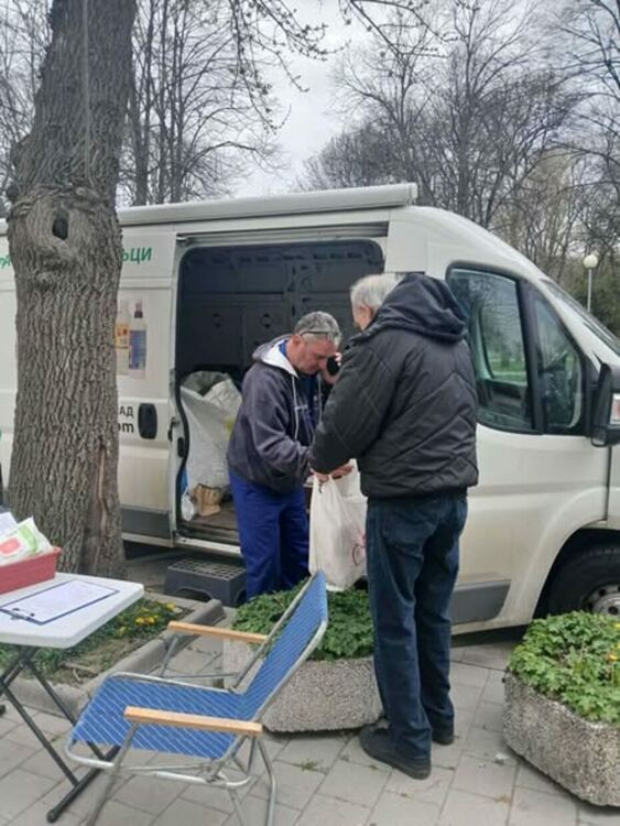 Над 255 килограма опасни отпадъци предадоха перничани в мобилния пункт, който бе разположен при Регионалния исторически музей