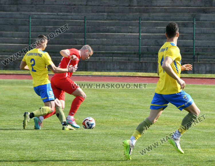 ОФК &bdquo;Хасково&ldquo; прегази Димитровград с 4:0 в голово шоу на &bdquo;Ямача&ldquo;