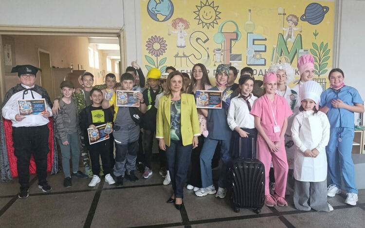 Петокласници от ОУ &bdquo;Христо Смирненски&ldquo; превърнаха урока по математика в телевизионно шоу на мечтаните професии