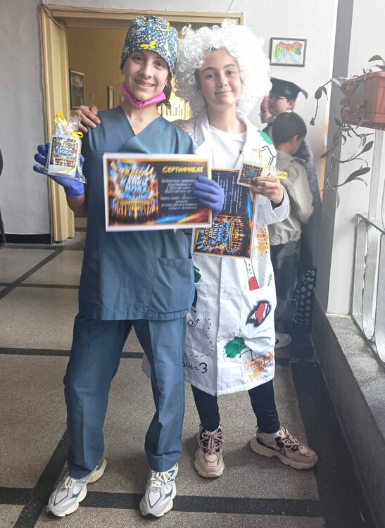 Петокласници от ОУ &bdquo;Христо Смирненски&ldquo; превърнаха урока по математика в телевизионно шоу на мечтаните професии