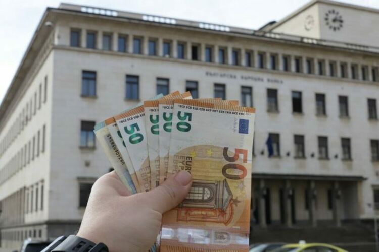 Двоен ръст на чуждите инвестиции за първите два месеца на еврото