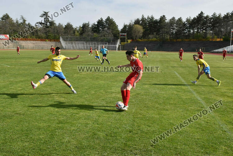 ОФК &bdquo;Хасково&ldquo; прегази Димитровград с 4:0 в голово шоу на &bdquo;Ямача&ldquo;
