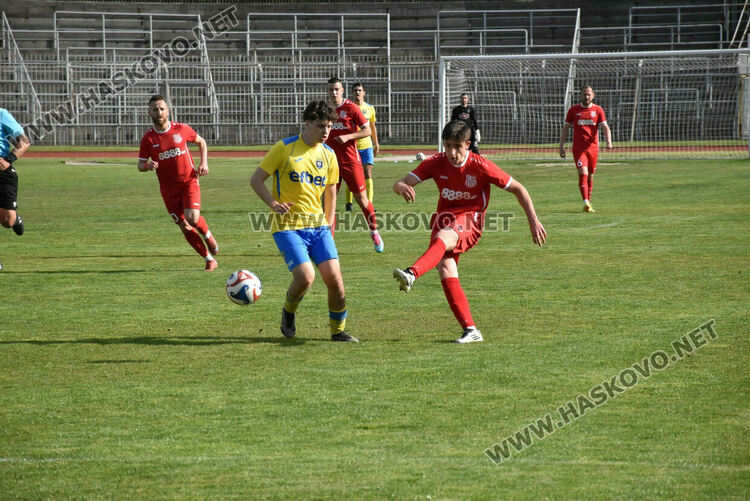 ОФК &bdquo;Хасково&ldquo; прегази Димитровград с 4:0 в голово шоу на &bdquo;Ямача&ldquo;