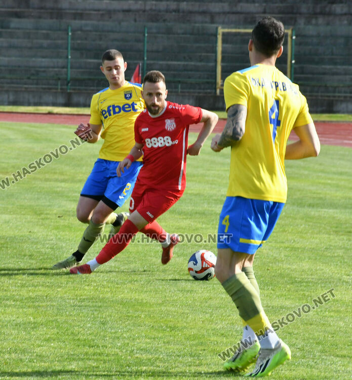 ОФК &bdquo;Хасково&ldquo; прегази Димитровград с 4:0 в голово шоу на &bdquo;Ямача&ldquo;