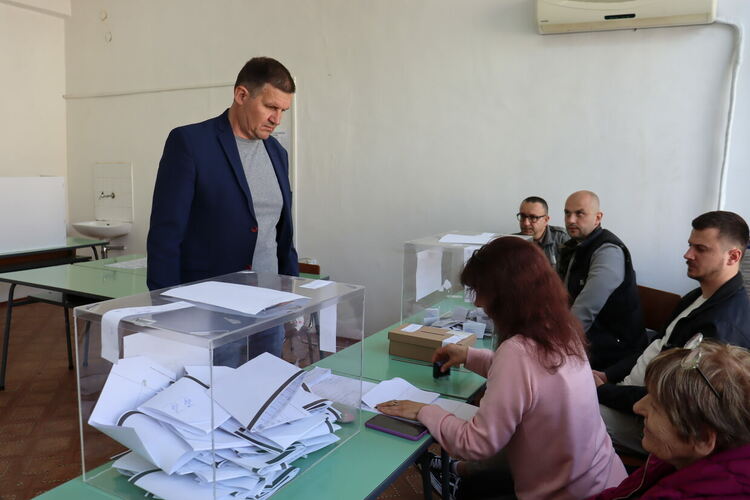 Кметът на Хасково Станислав Дечев: Гласувам за управление на държавата, което ще гарантира растеж 