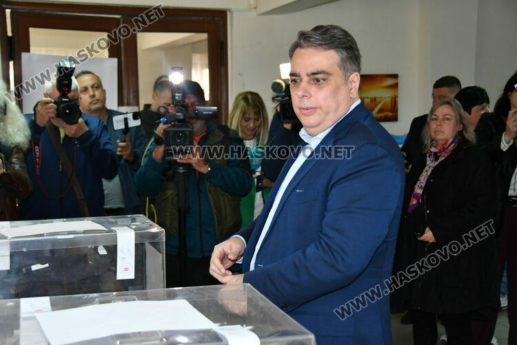 Асен Василев в Хасково: Имаме уникален шанс да променим България за по-добро