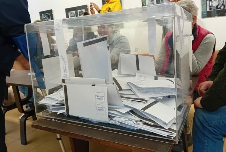 В 273 секции гласуват над 94 000 избиратели от област Смолян