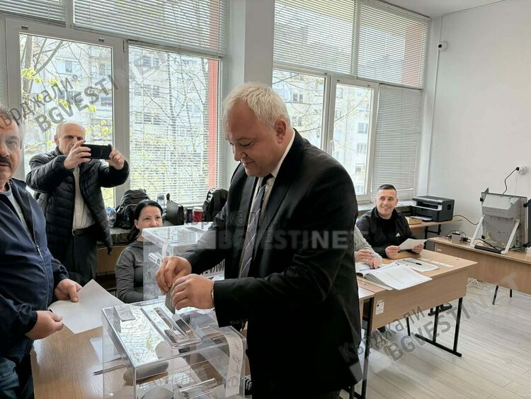 Иван Демерджиев в Кърджали:Гласувах за Просперираща България!