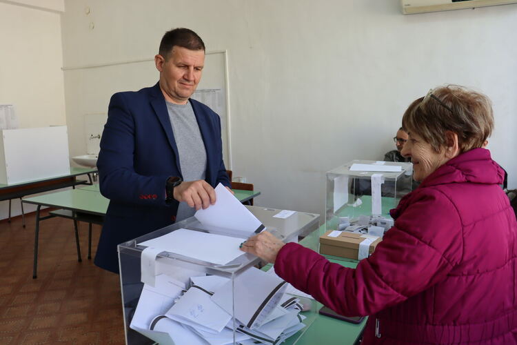 Кметът на Хасково Станислав Дечев: Гласувам за управление на държавата, което ще гарантира растеж 