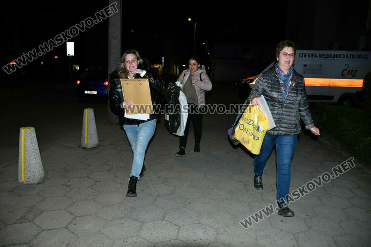 Обявиха края на изборния ден час по-късно