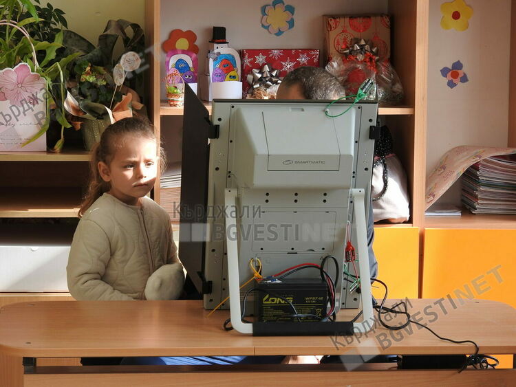 Близо 8 процента е избирателната активност в област Кърджали към 11:00 часа