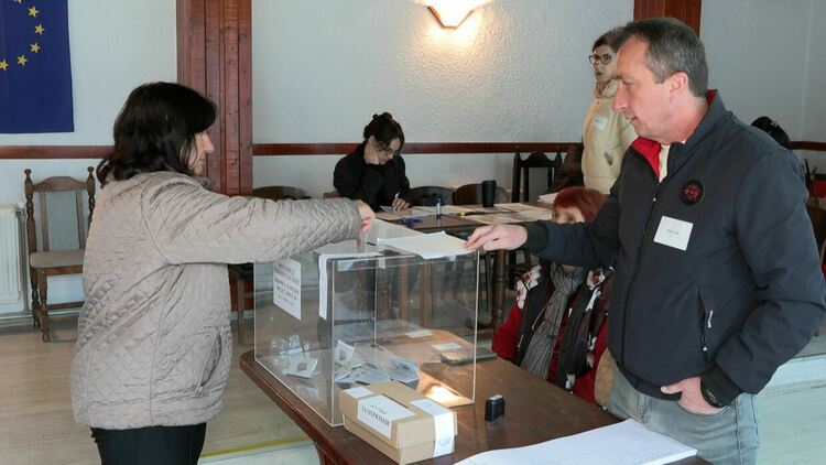 15,86 % е избирателната активност в Смолянско към 11:00 часа, най-ниска е тя в Смолян