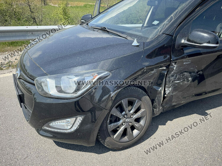 Катастрофа между две коли затрудни движението от Хасково към Кърджали