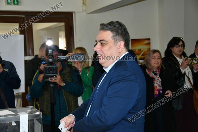 Асен Василев в Хасково: Имаме уникален шанс да променим България за по-добро